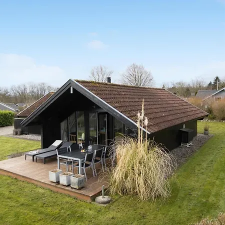 Three-bedroom In Sydals *