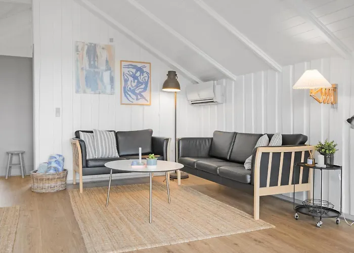 Three-bedroom In Sydals Sarup