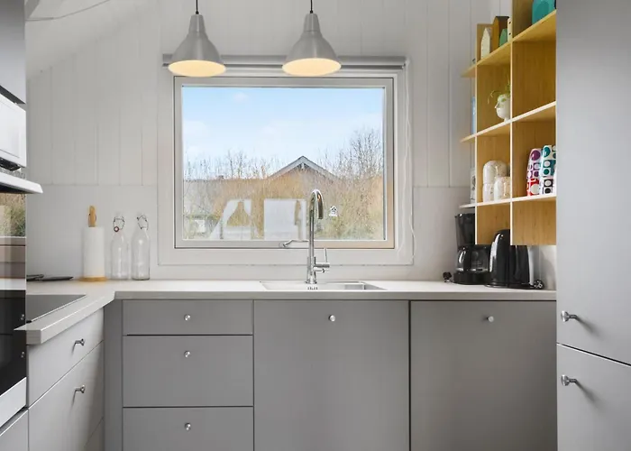 Three-bedroom In Sydals * Sarup